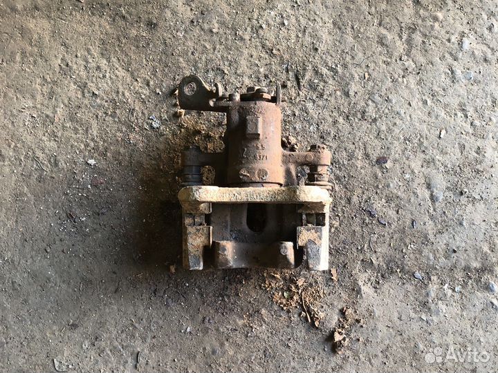 Renault megane 3 Суппорт