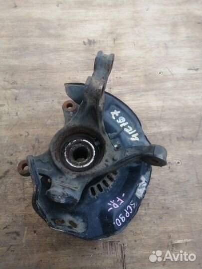 Ступица передняя правая Toyota Vitz SCP90 2SZ