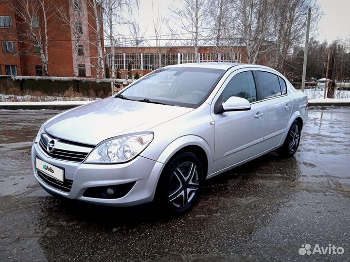 Opel Astra 1.6 МТ, 2012, 185 600 км