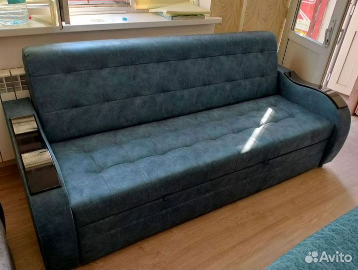 Прямой диван в наличии