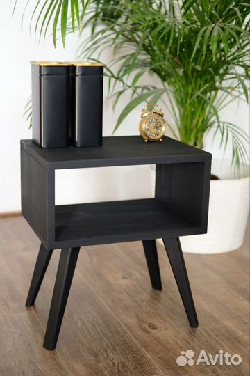 Тумба прикроватная из массива