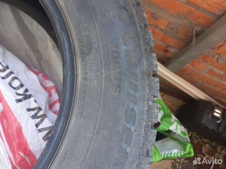 Bridgestone Ice Cruiser 7000S 225/65 R17