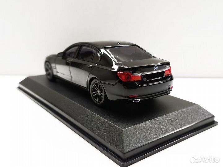1:43 BMW 750Li