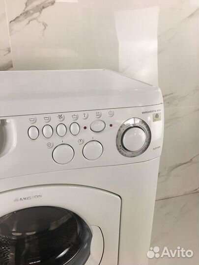 Стиральная машина бу Ariston ALS129X