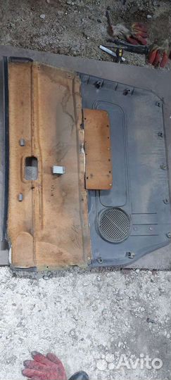 Обшивка двери Nissan Serena c23