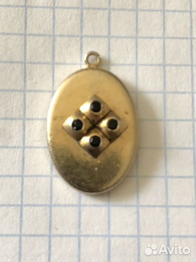 Антикварный кулон, медальон, для фото одна половин
