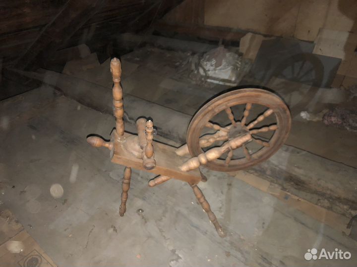 Прялка старинная С колесом В хорошая с чердака