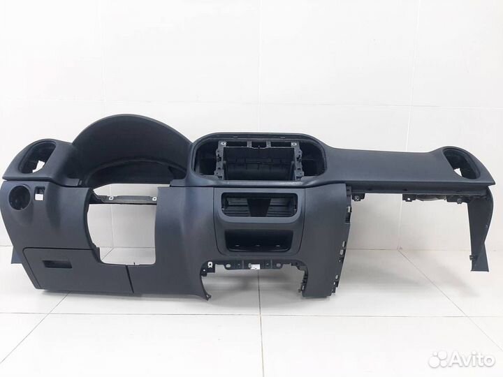 Торпедо Volkswagen Tiguan