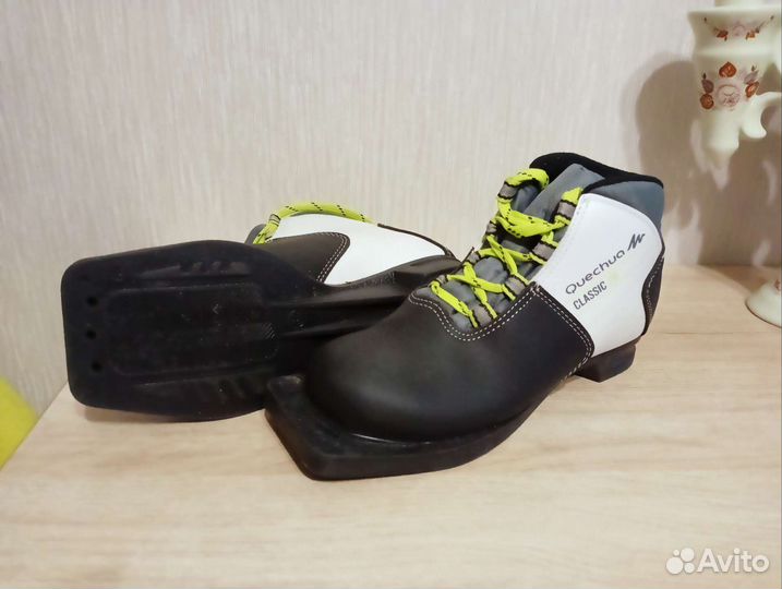 Лыжные ботинки