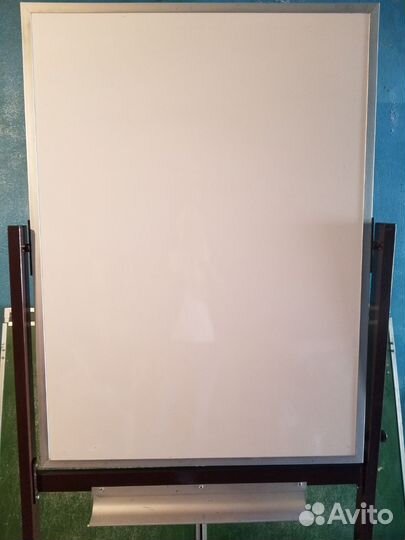 Маркерная доска на ножках