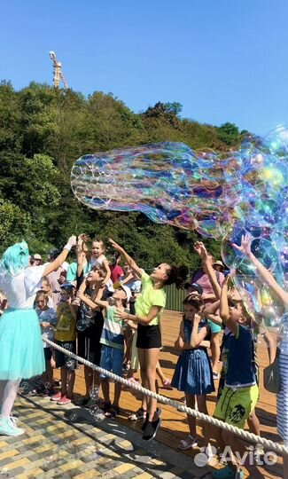 Уличное Массовое Шоу Мыльных Пузырей