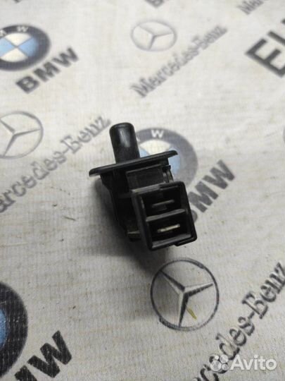 Концевик двери Mercedes-Benz E Class W210