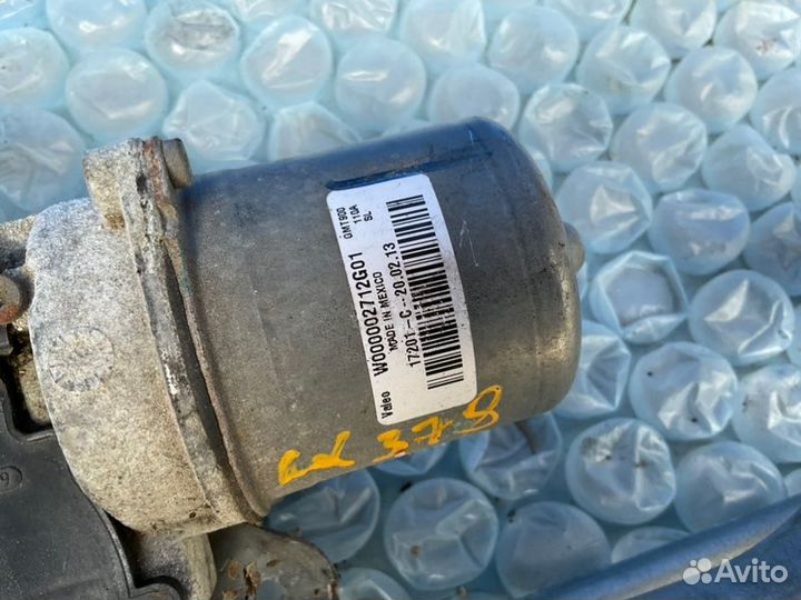 Трапеция стеклоочистителей Cadillac Escalade