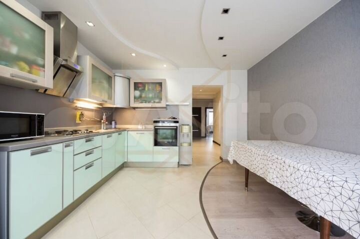 3-к. квартира, 107 м², 2/5 эт.