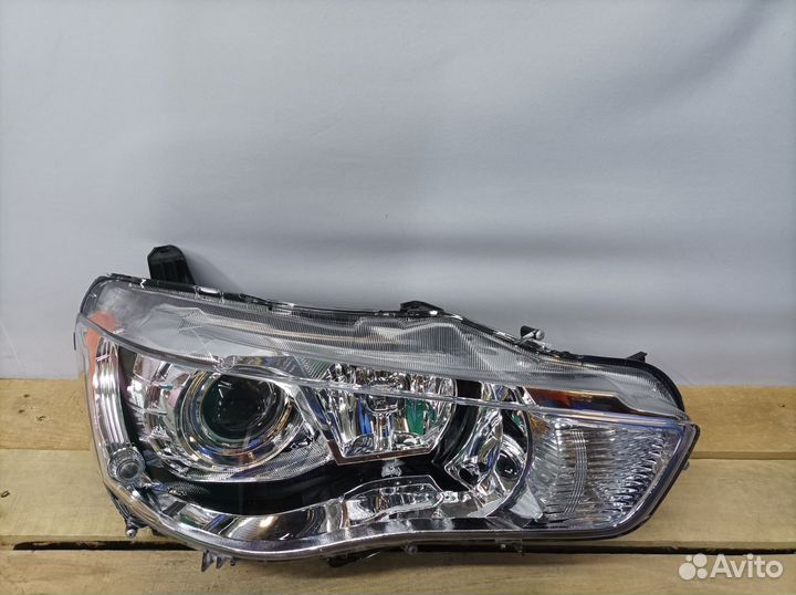 Фара правая Mitsubishi Outlander 2 хл 2007-2012