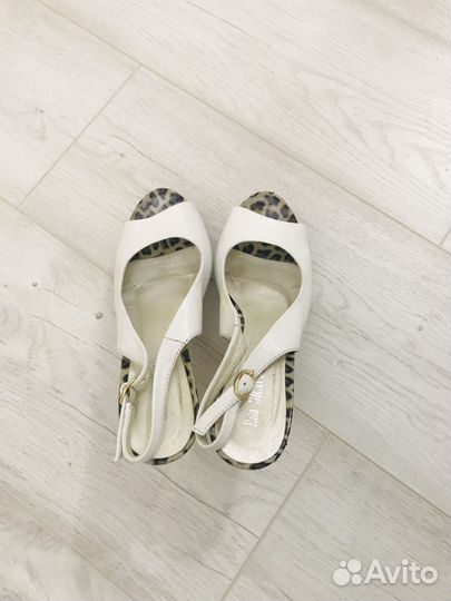 Босоножки женские 38 размер