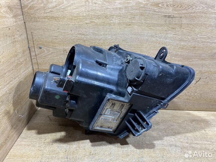 Фара передняя левая Lancia Phedra 141946