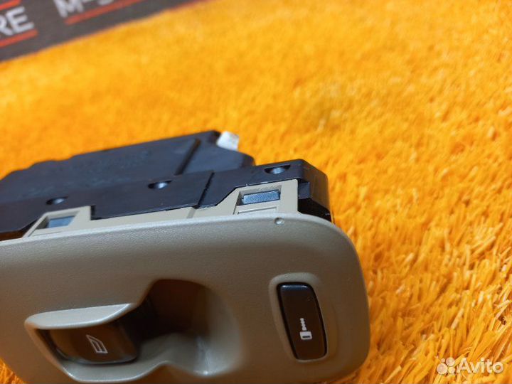 Кнопка стеклоподъемника передняя левая Volvo Xc90