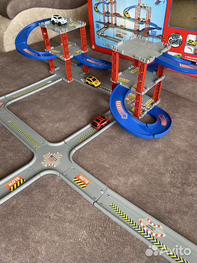 Трек-парковка автомобильный