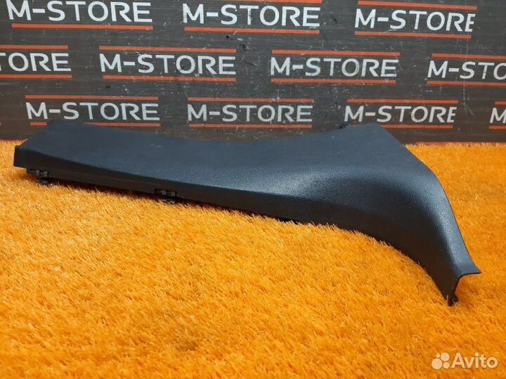 Обшивка стойки правая Mercedes-Benz E-Class W212