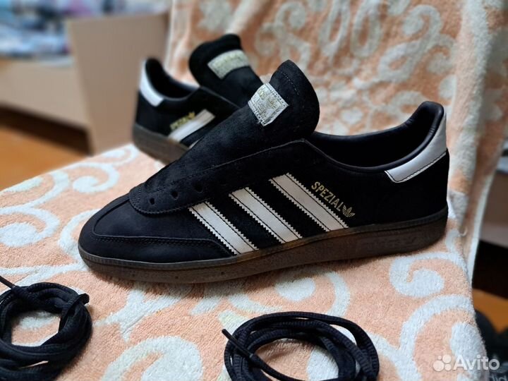 Кроссовки adidas spezial