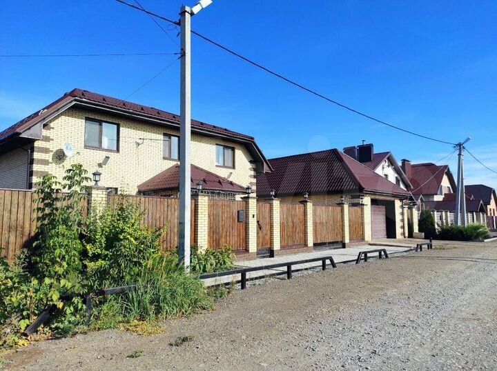 Дом 260 м² на участке 8,4 сот.