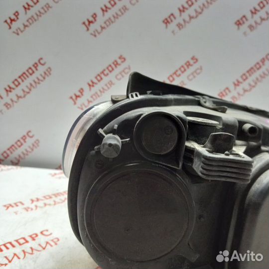 Фара ксеноновая левая Volvo V70 B4164T 2010