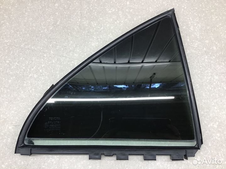 Стекло двери задней правой Toyota Avensis II 2003