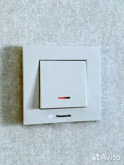 Выключатель Panasonic 1-клавишный, с индикацией