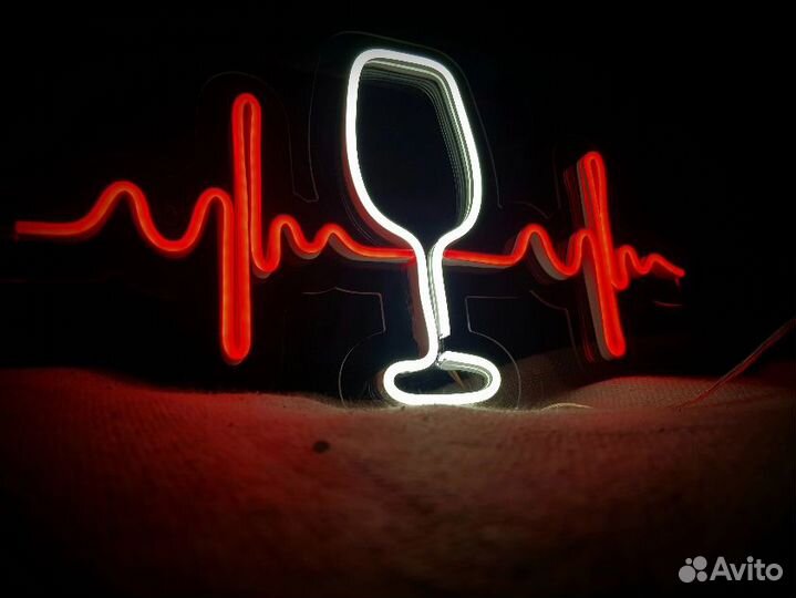 Неоновая вывеска Бокал 43x26 см