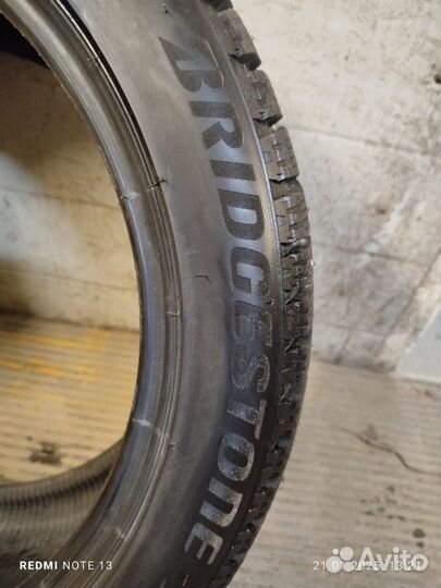 Bridgestone Blizzak Spike-02 235/45 R18 98T