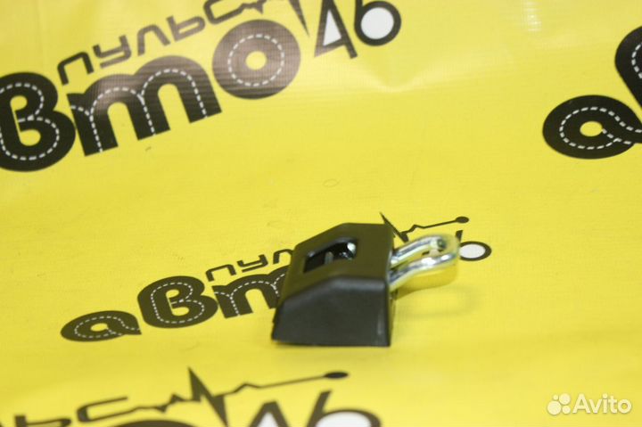 Замок крышки багажника Рено Логан