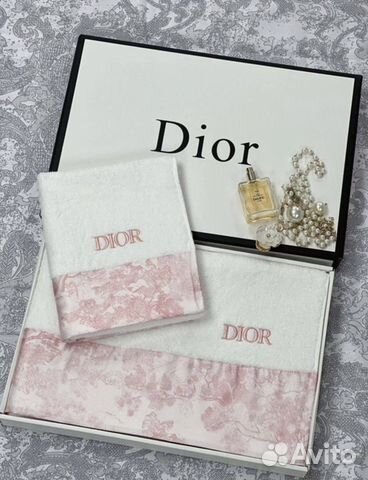 Полотенца из серии Christian Dior
