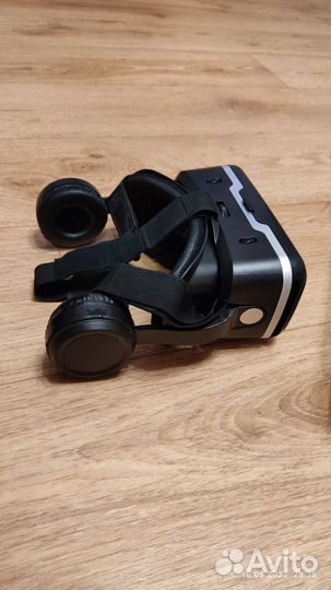 Очки виртуальной реальности с пультом