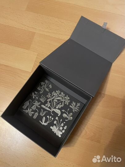 Подарочная коробка avgvst