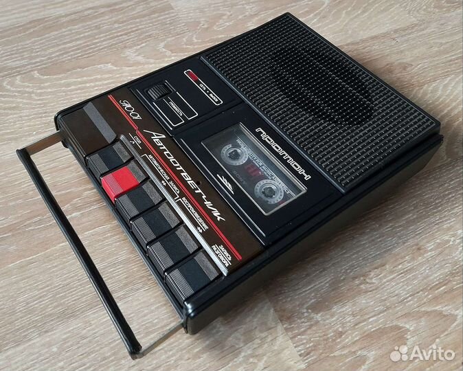 Магнитофон-автоответчик 