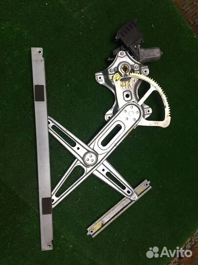 Стеклоподъемник передний Toyota Auris E150