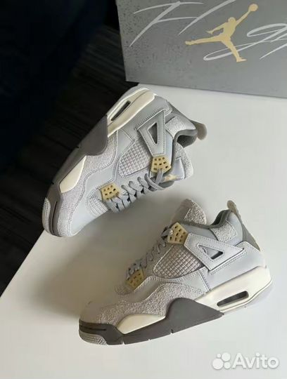 Air Jordan 4 Retro SE Craft Photon Dust