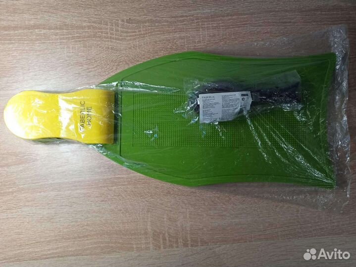 Разделочная доска и скребок для чистки рыбы