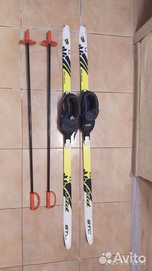 Беговые лыжи детские 130 и ботинки 35