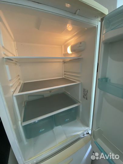 Холодильник бу indesit