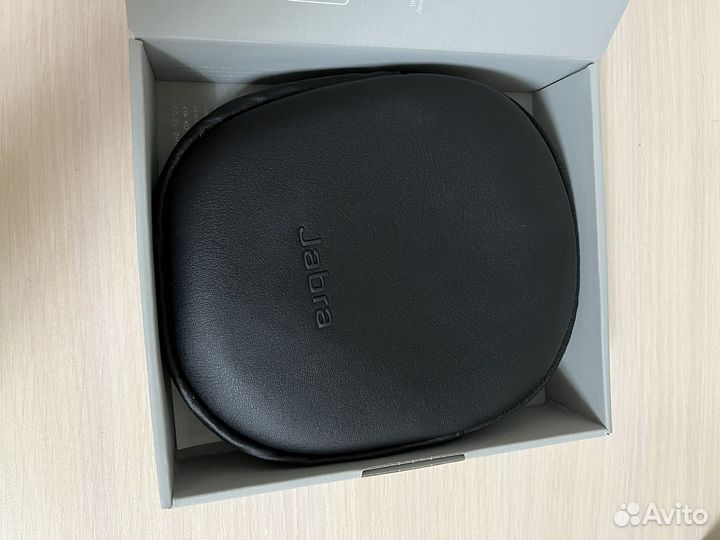 Беспроводные наушники jabra