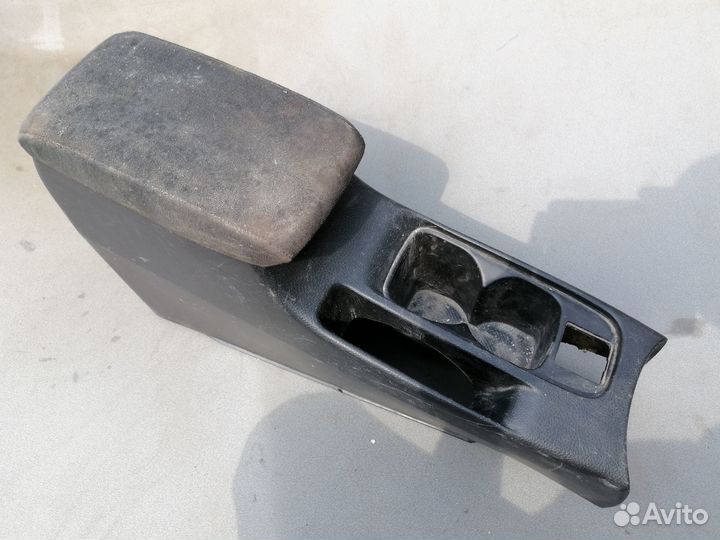 Подлокотник Mitsubishi Lancer 9