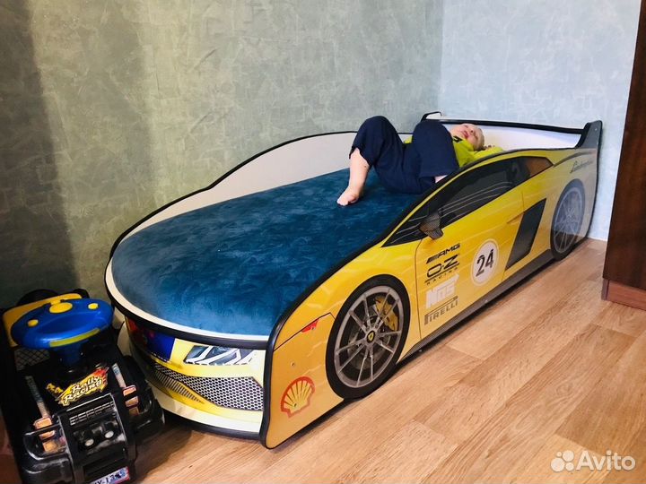 Кровать машинка