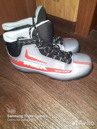 Лыжные ботинки