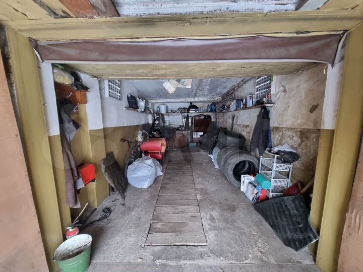 Гараж, > 30 м²