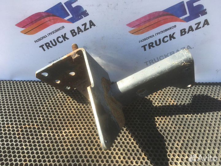 Кронштейн осушителя Iveco Stralis