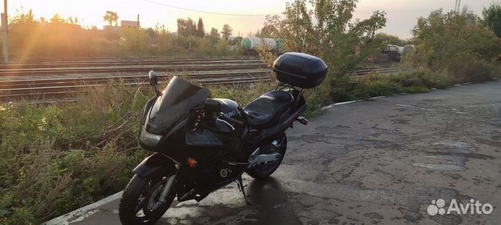 Suzuki RF 900