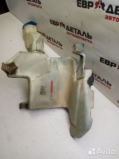 Бачок стеклоомывателя Volkswagen Passat B5+ седан