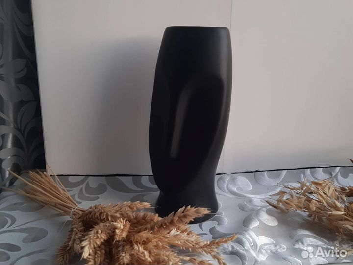 Новая черная Ваза Face Toro D'oro в стиле hm home